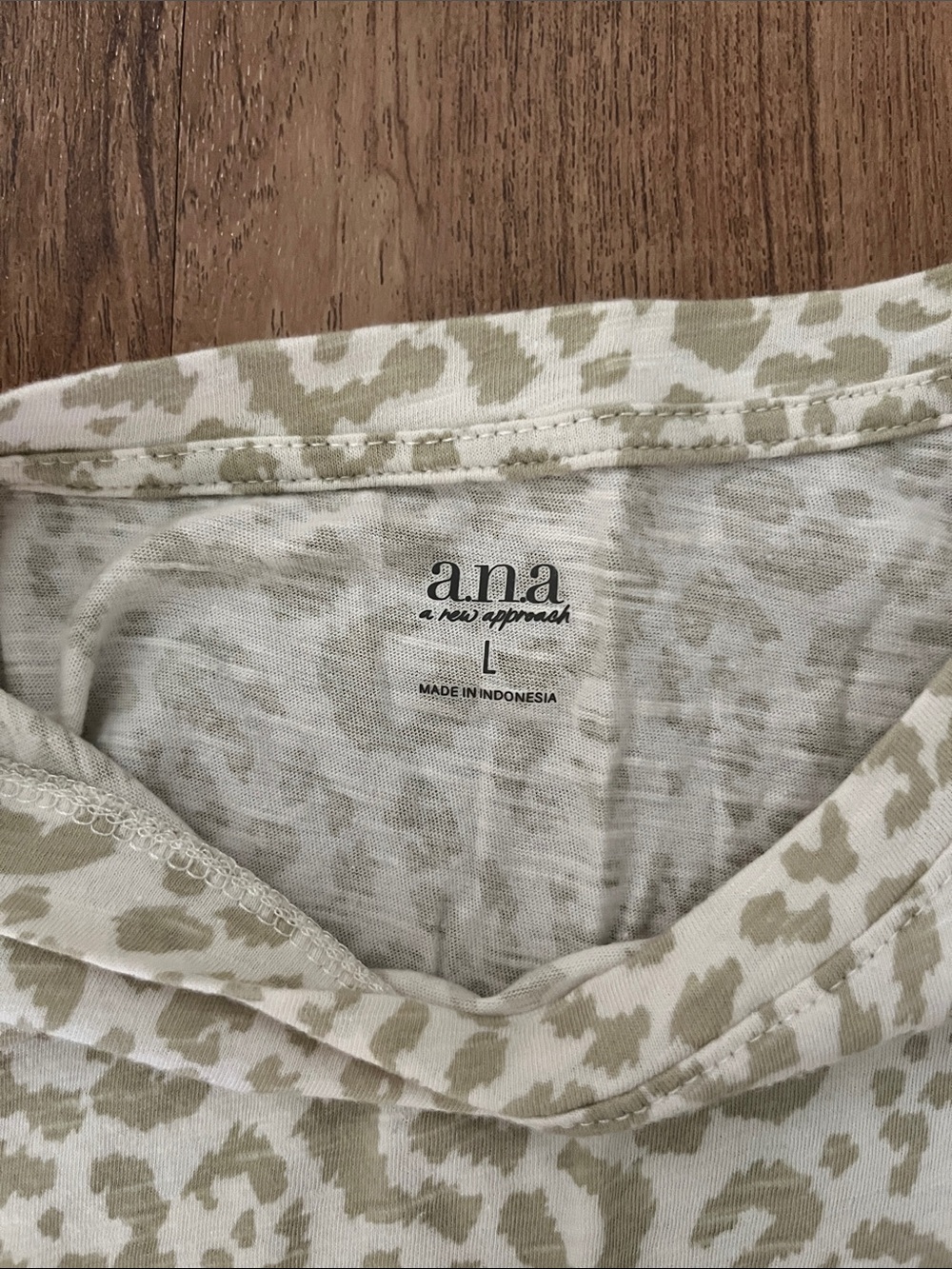A.n.a Leopard Print T-shirt - Picture 4 of 6